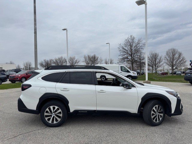Used 2025 Subaru Outback Premium image 6
