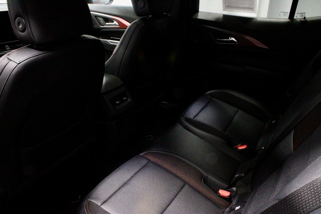 Used 2025 Chevrolet Equinox EV RS w/ LPO, Trailering Package image 22