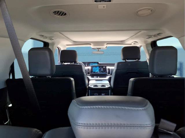 Certified 2025 Ford Expedition Active AWD/4WD image 22