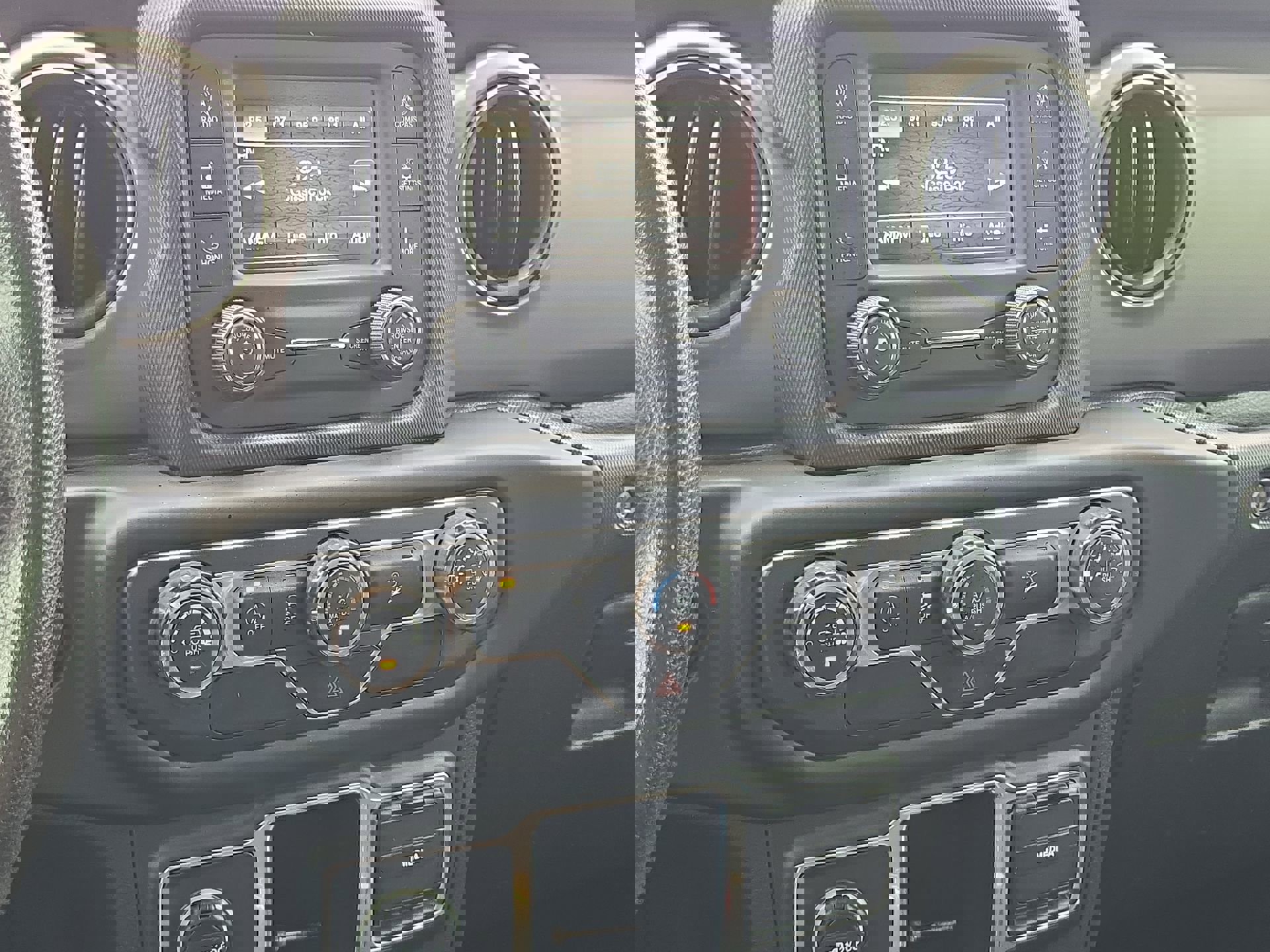 Used 2018 Jeep Wrangler Unlimited Sport image 14