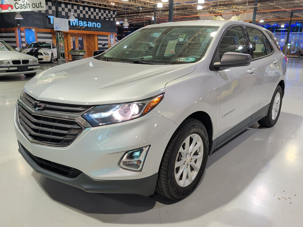 Used 2018 Chevrolet Equinox LS FWD image 2