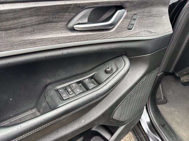 Used 2023 Jeep Grand Cherokee L Limited w/ Black Appearance Package AWD/4WD image 18