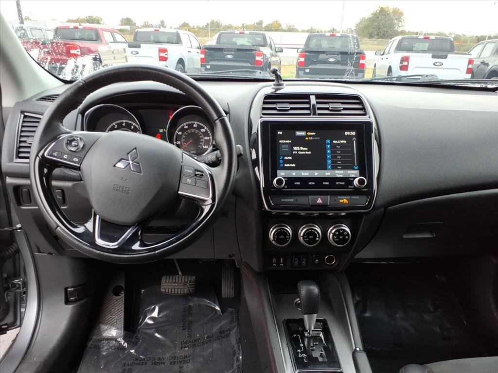 Used 2024 Mitsubishi Outlander Sport SE image 13