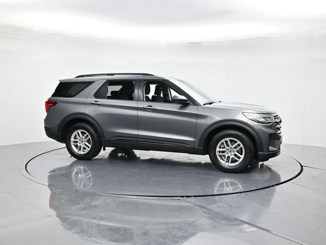 Certified 2026 Ford Explorer Active RWD image 3