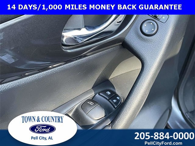 Used 2020 Nissan Rogue SV image 16