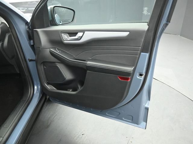 Certified 2025 Ford Escape Platinum AWD/4WD image 48