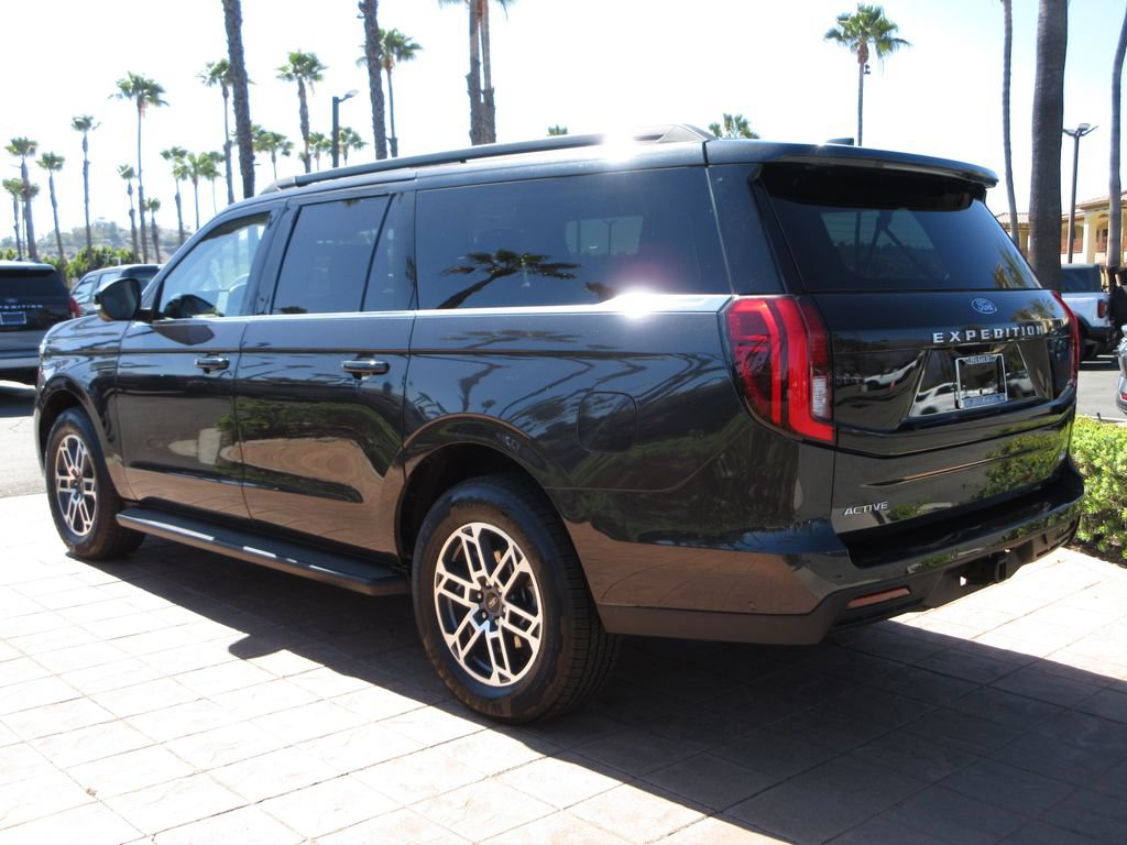 Certified 2025 Ford Expedition Max Active RWD image 2