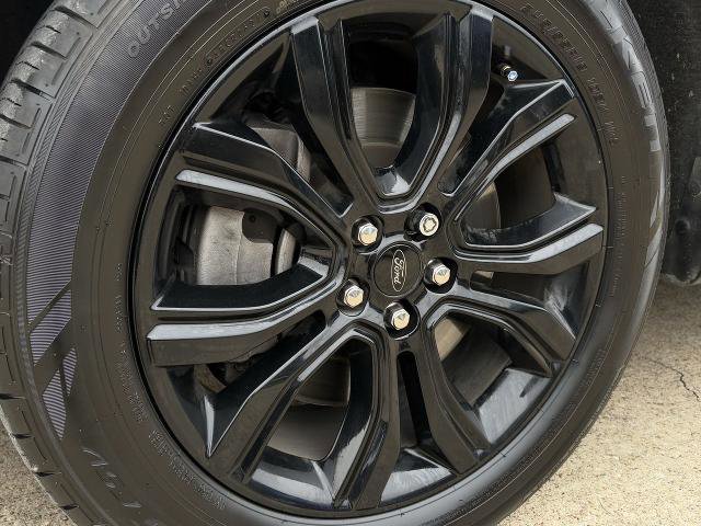 Certified 2022 Ford Edge SE w/ Black Appearance Package image 11