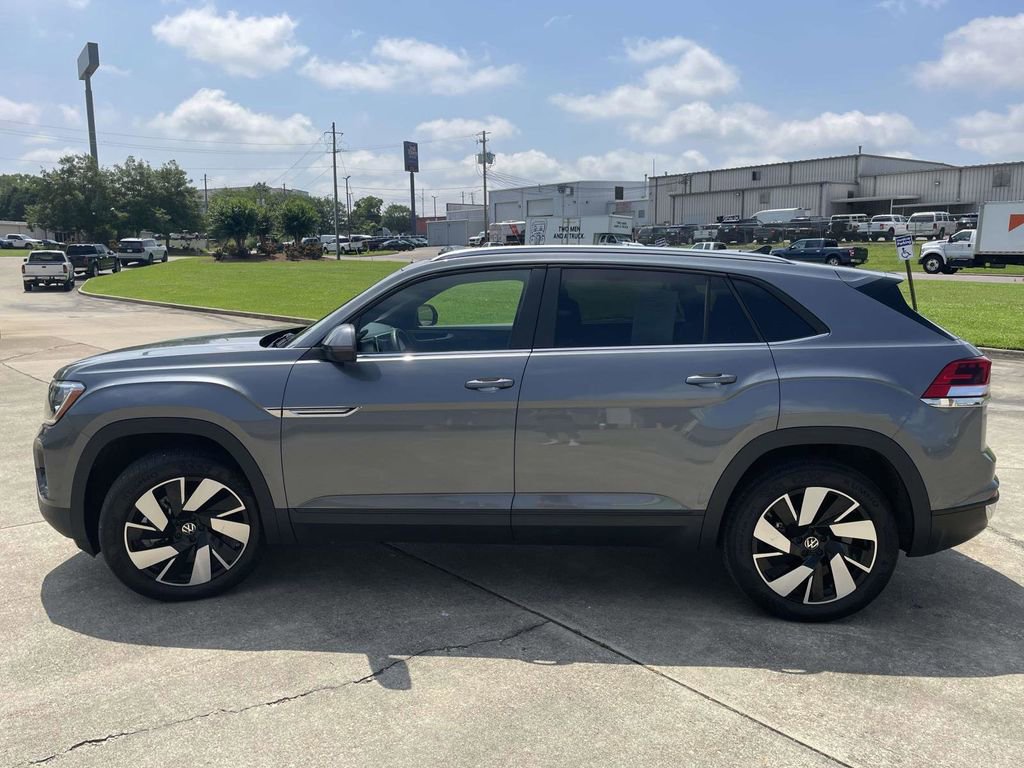 Used 2024 Volkswagen Atlas Cross Sport SE FWD image 6