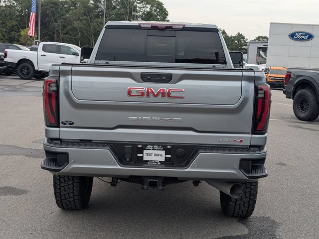 Used 2024 GMC Sierra 2500 AT4 w/ AT4 Premium Plus Package AWD/4WD image 4