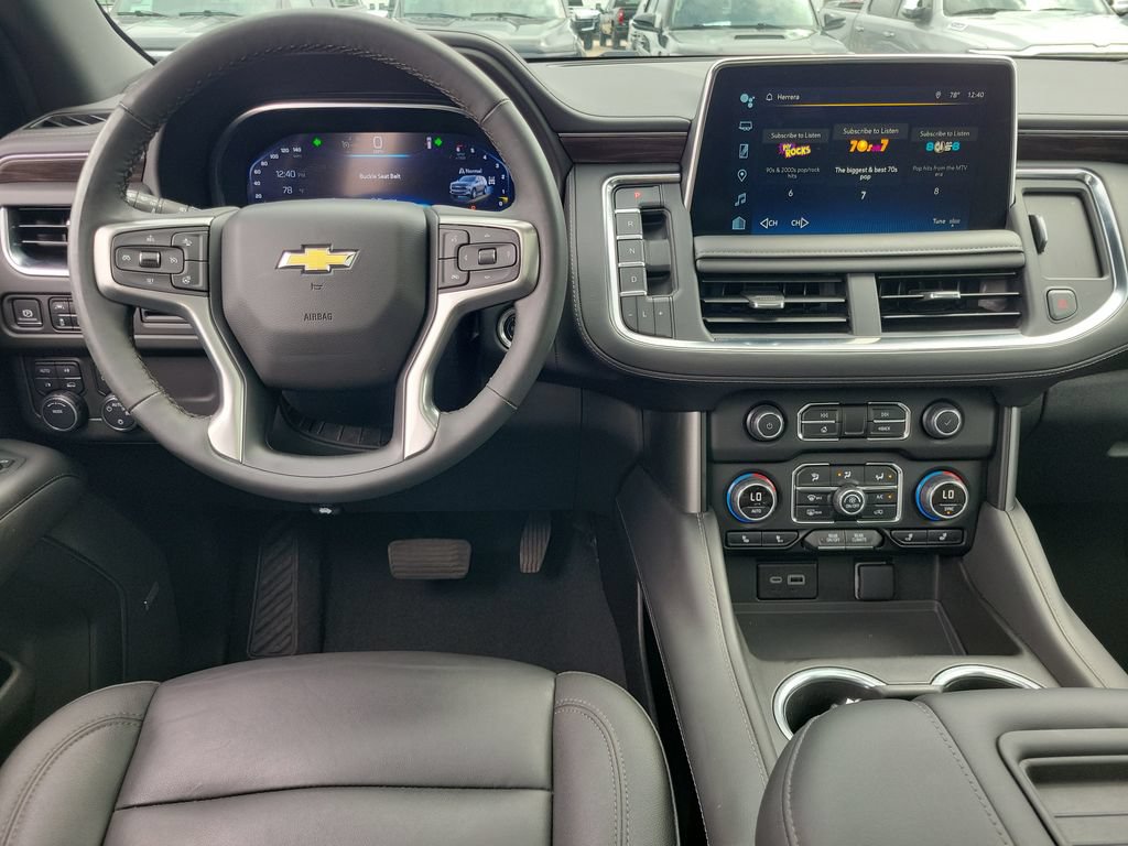 Used 2024 Chevrolet Suburban LT w/ Luxury Package AWD/4WD image 12