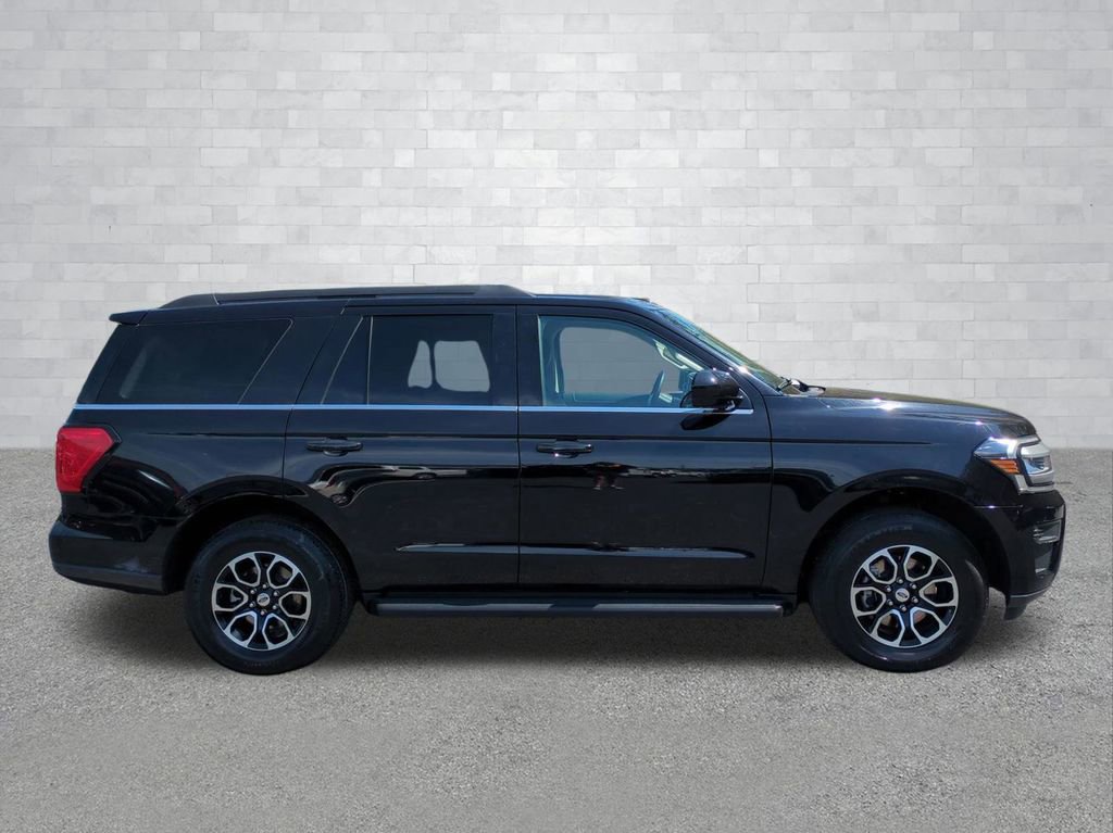 Certified 2024 Ford Expedition XLT AWD/4WD image 3