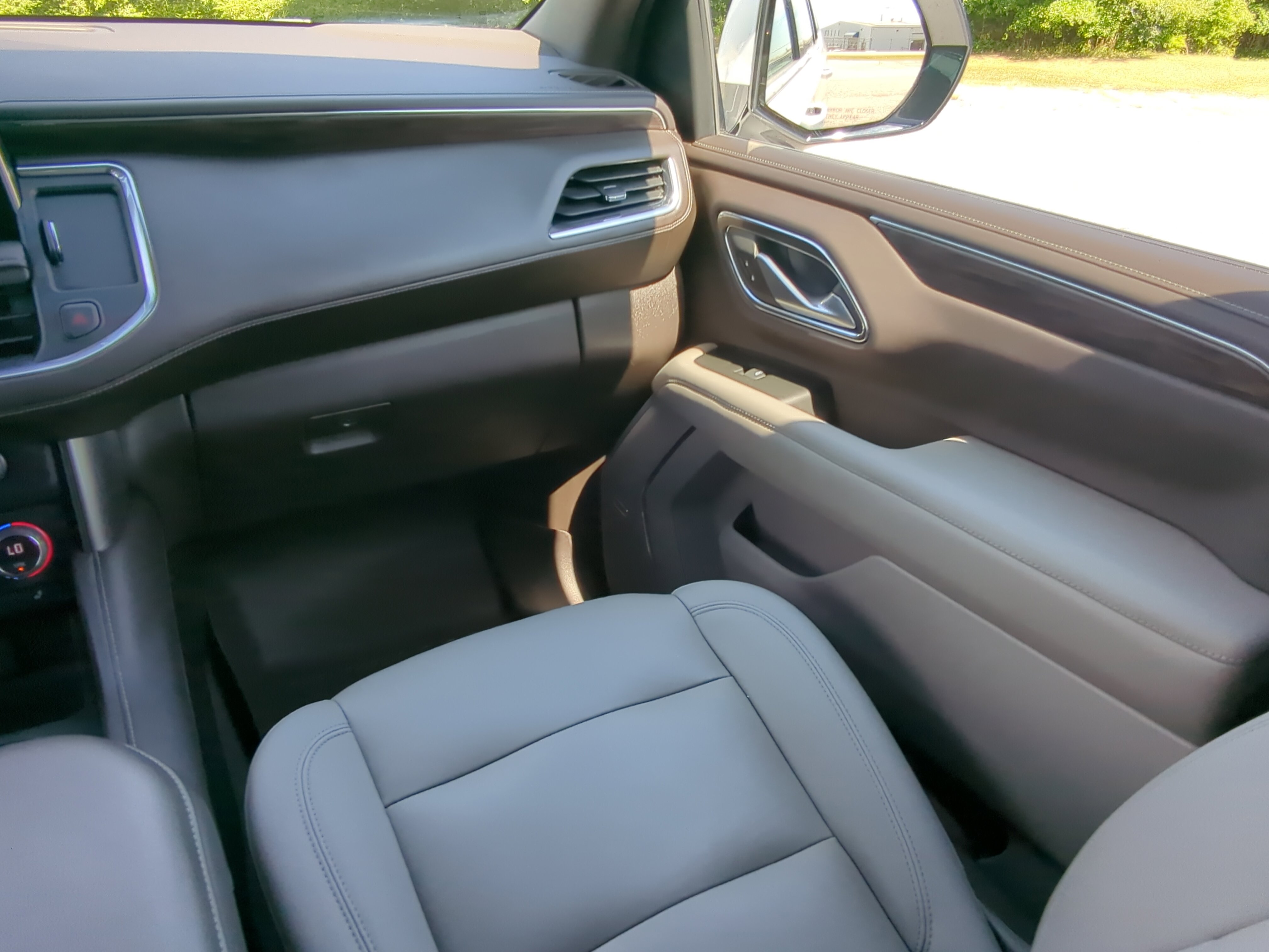 Used 2022 Chevrolet Tahoe LT w/ LT Signature Package RWD image 15