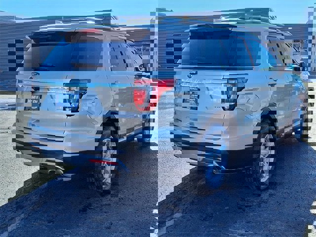 Certified 2017 Ford Explorer XLT w/ Equipment Group 202A image 4