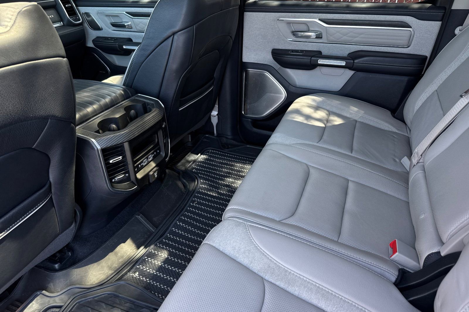 Used 2023 RAM 1500 Limited AWD/4WD image 13