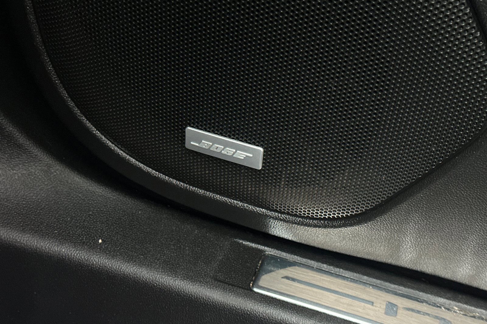 Used 2021 GMC Acadia Denali w/ Denali Technology Package image 21