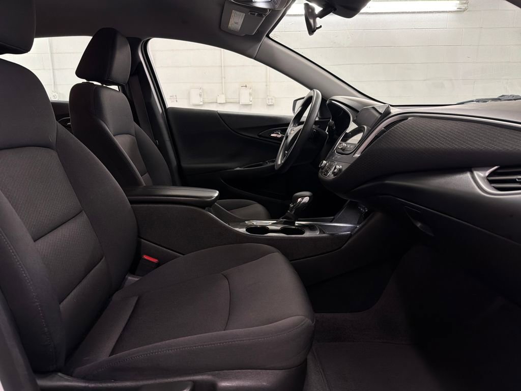 Used 2023 Chevrolet Malibu LT image 29