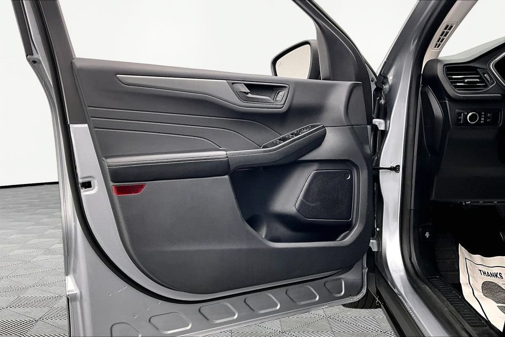 Certified 2023 Ford Escape Active AWD/4WD image 23