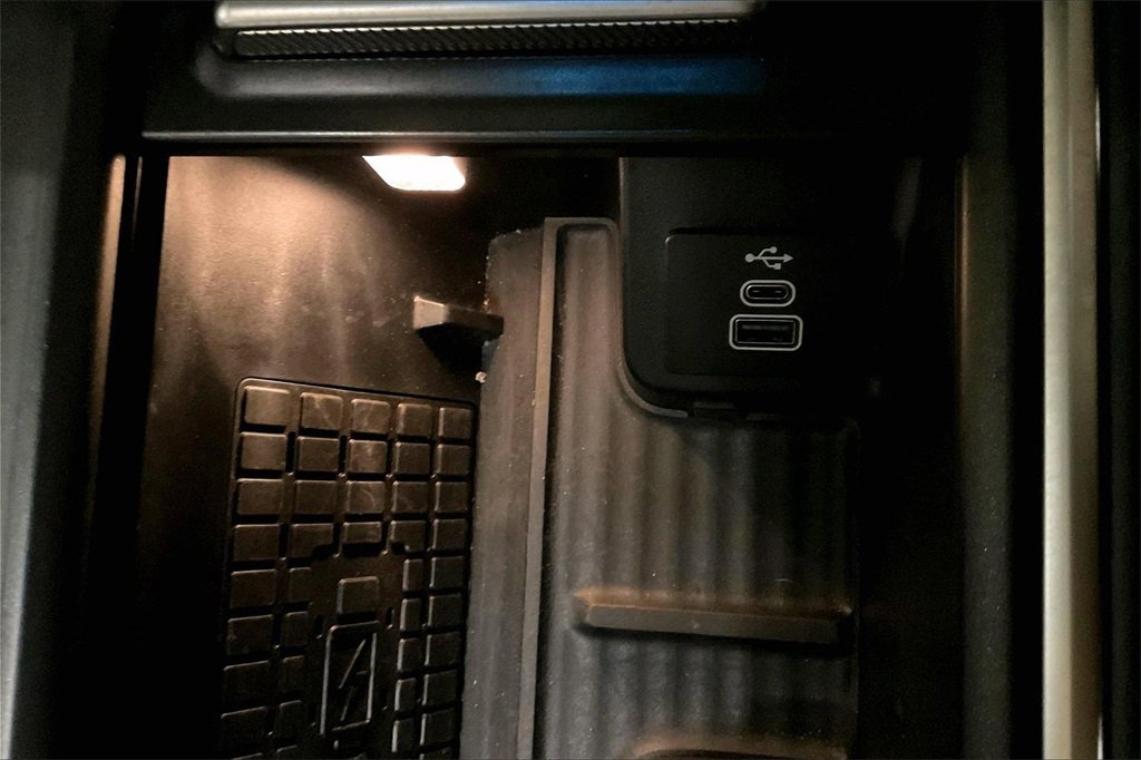 Certified 2025 Ford Expedition Max Active image 32