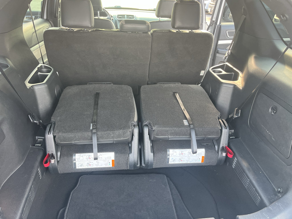 Certified 2017 Ford Explorer XLT w/ Equipment Group 202A AWD/4WD image 8