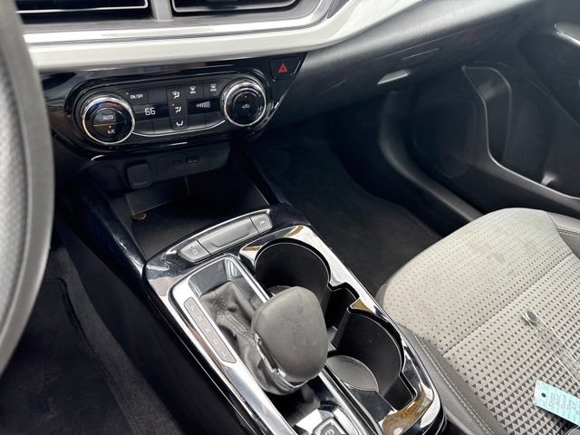 Used 2025 Chevrolet Trax LT FWD image 27