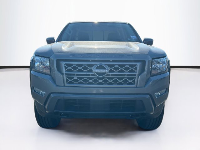 Used 2022 Nissan Frontier SV AWD/4WD image 2