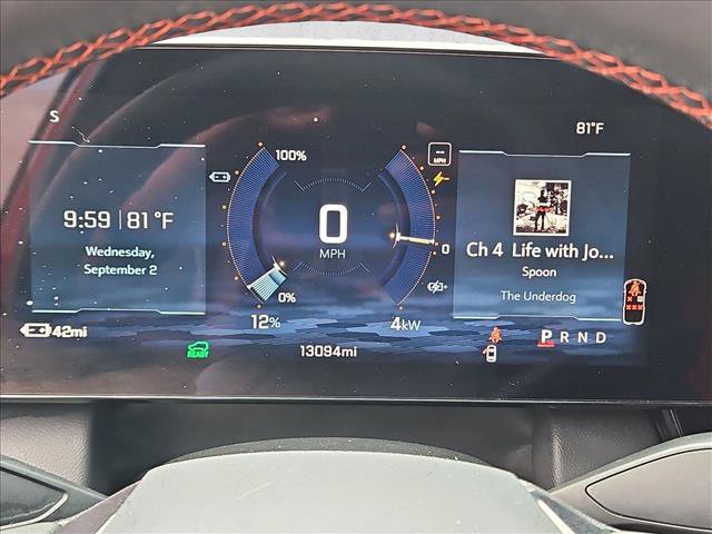 Used 2025 Chevrolet Equinox EV RS FWD image 11