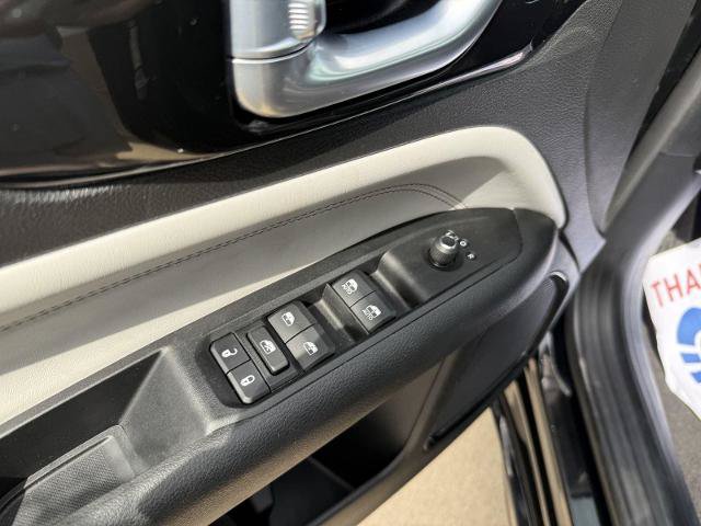 Used 2022 Jeep Compass Limited w/ Elite Group AWD/4WD image 13