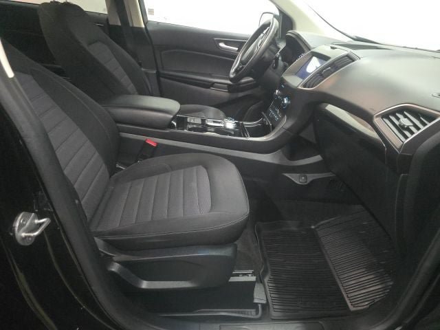 Certified 2020 Ford Edge SE FWD image 3