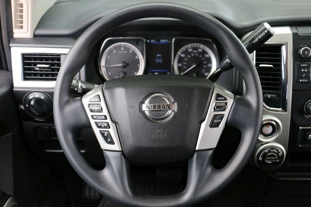 Used 2019 Nissan Titan SV AWD/4WD image 23