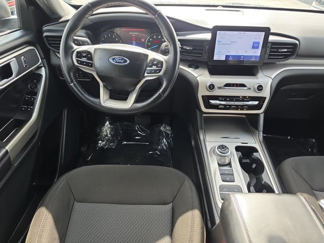 Certified 2023 Ford Explorer XLT RWD image 17