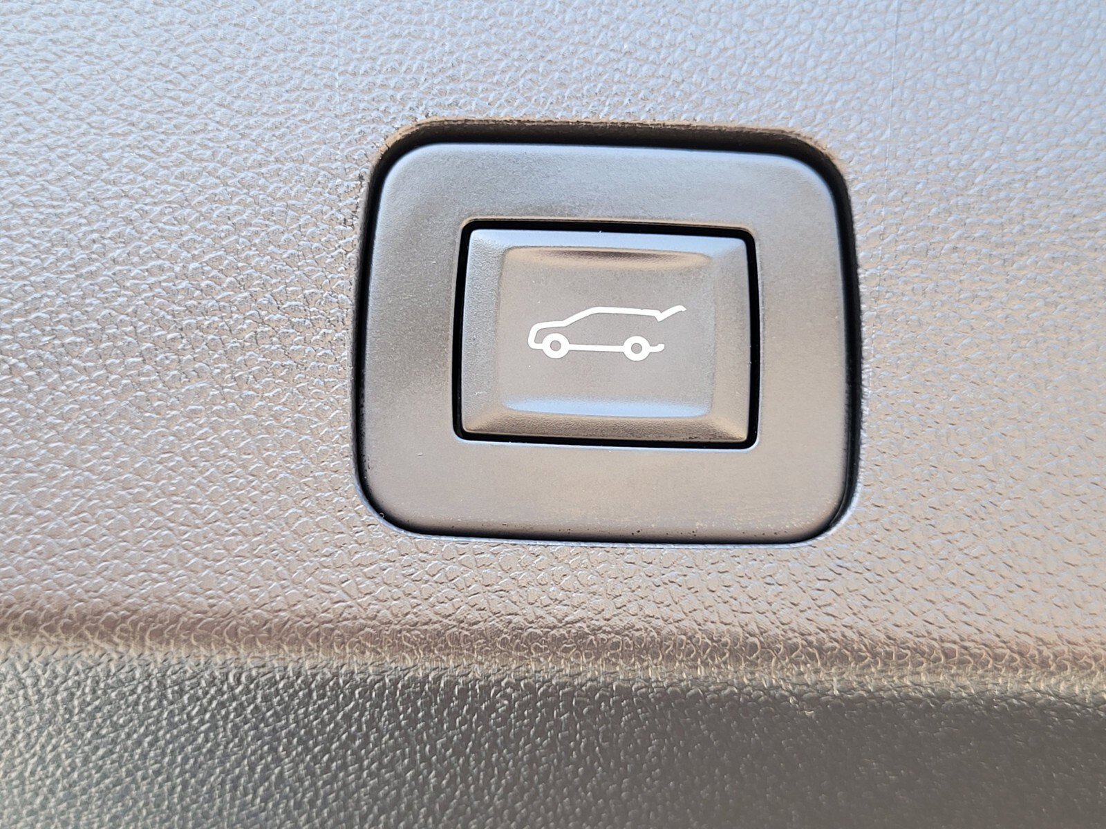 Used 2025 Buick Encore GX Sport Touring image 32