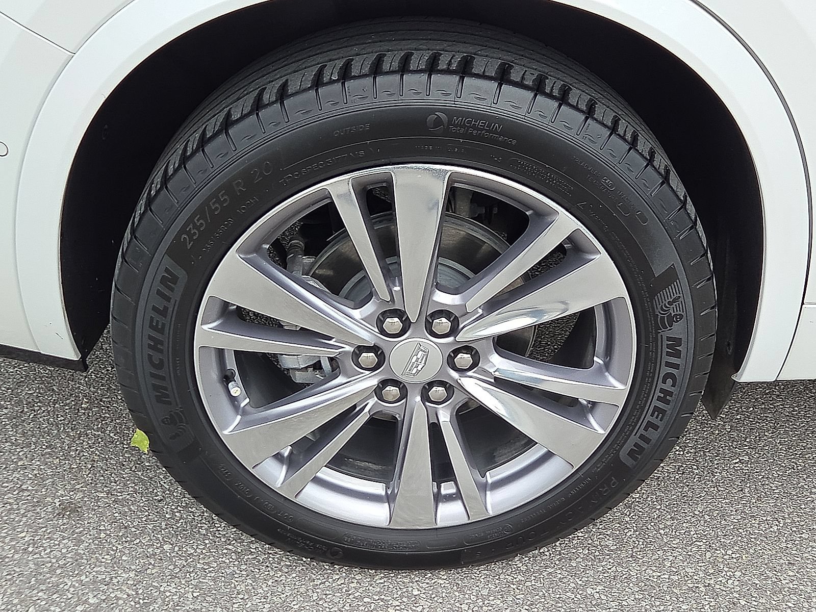 Used 2023 Cadillac XT6 Premium Luxury w/ Technology Package FWD image 7