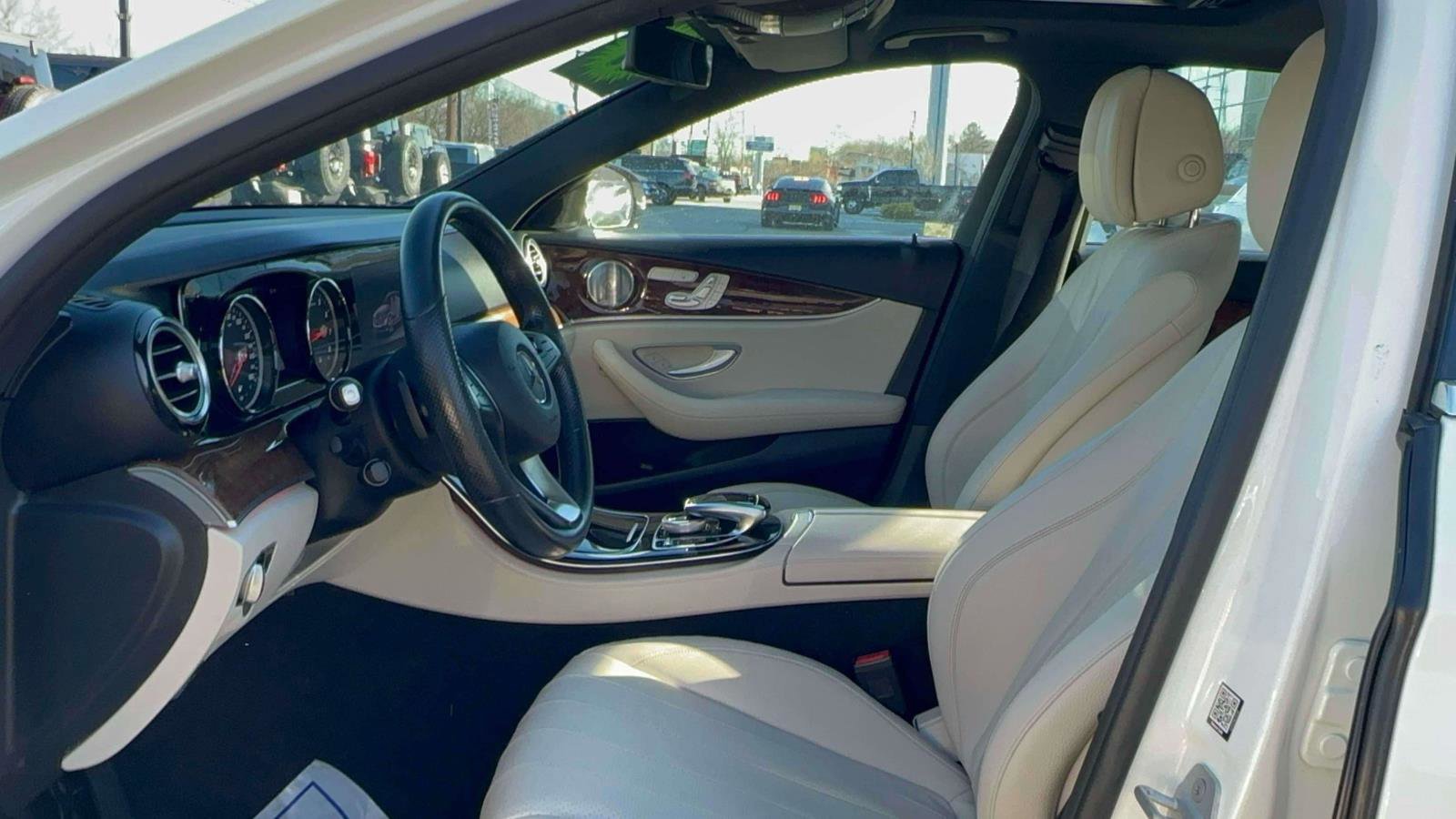 Used 2017 Mercedes-Benz E 300 E 300 image 17