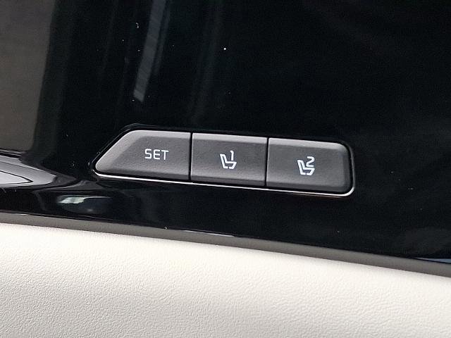 Used 2024 Kia Carnival SX image 25