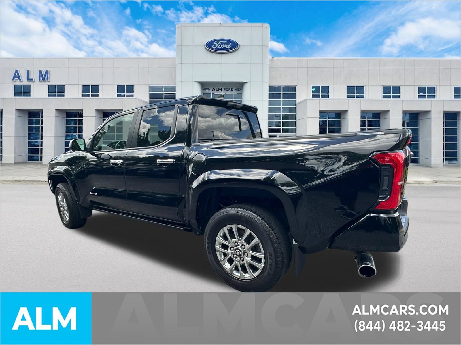 Used 2024 Toyota Tacoma Limited AWD/4WD image 8