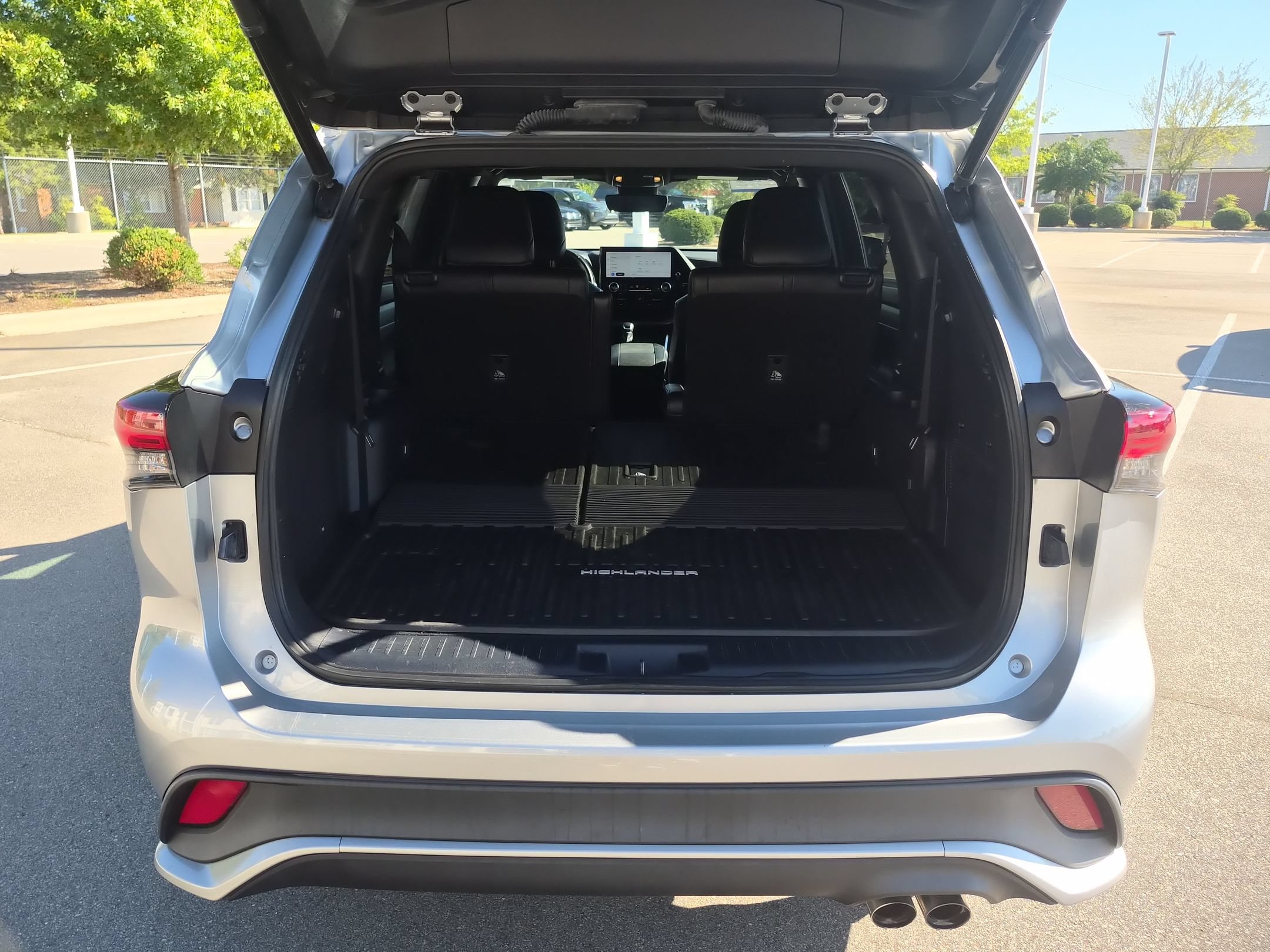 Used 2023 Toyota Highlander XSE AWD/4WD image 34