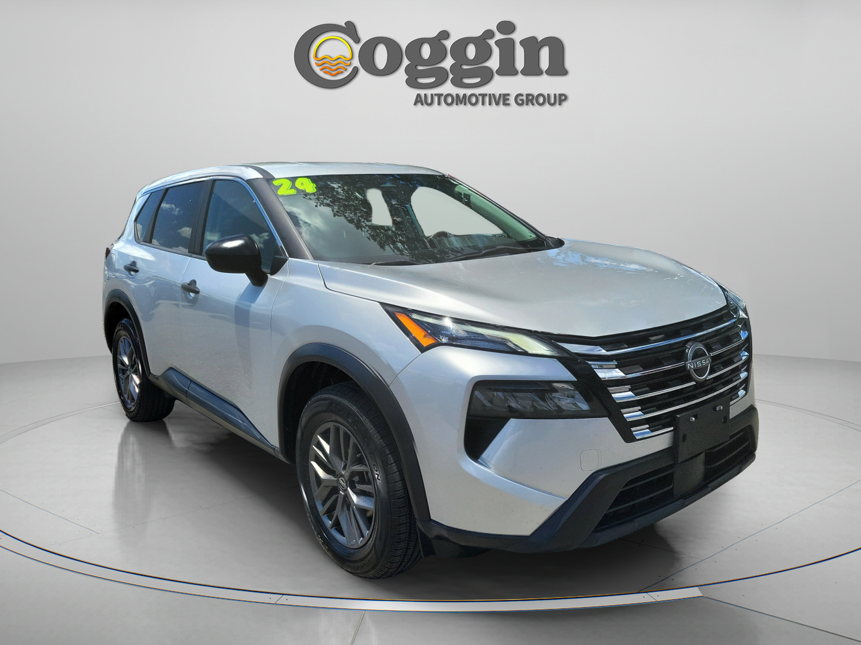 Used 2024 Nissan Rogue S AWD/4WD image 4