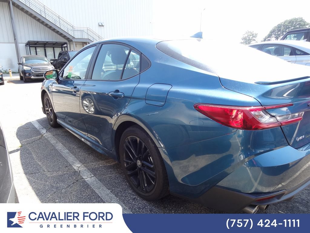 Used 2025 Toyota Camry SE FWD image 5