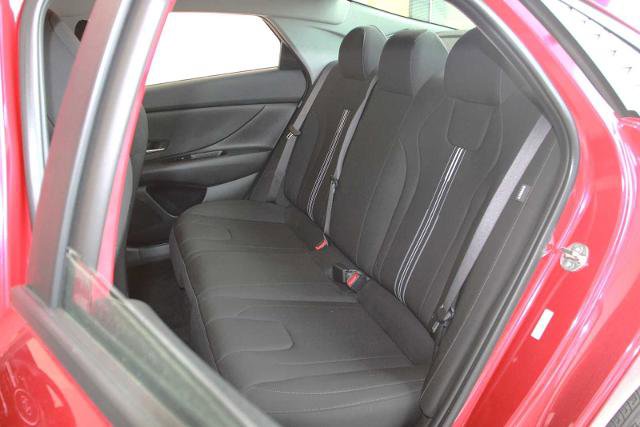 Used 2024 Hyundai Elantra Blue FWD image 21