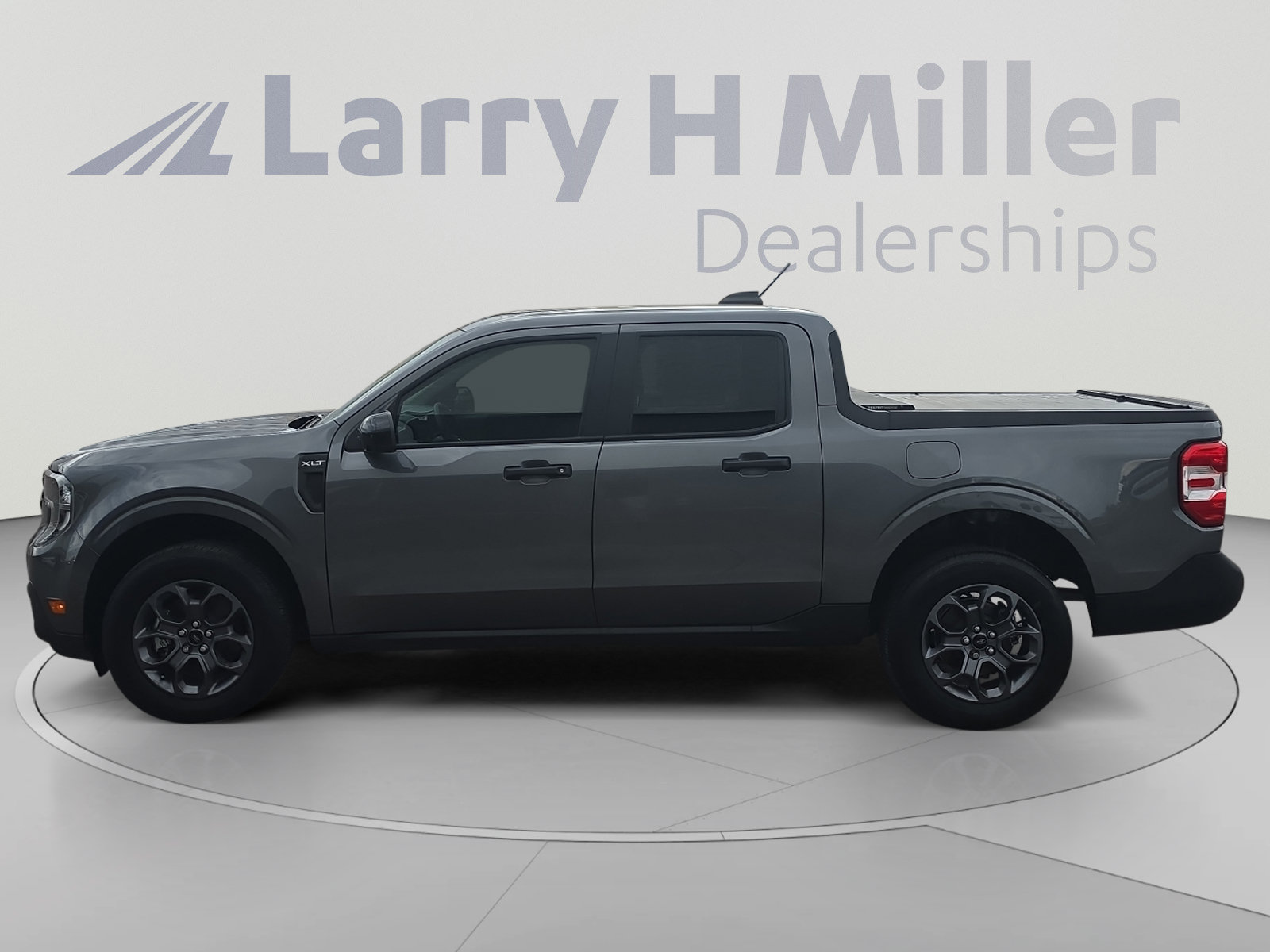 Certified 2025 Ford Maverick XLT w/ XLT Luxury Package FWD image 2