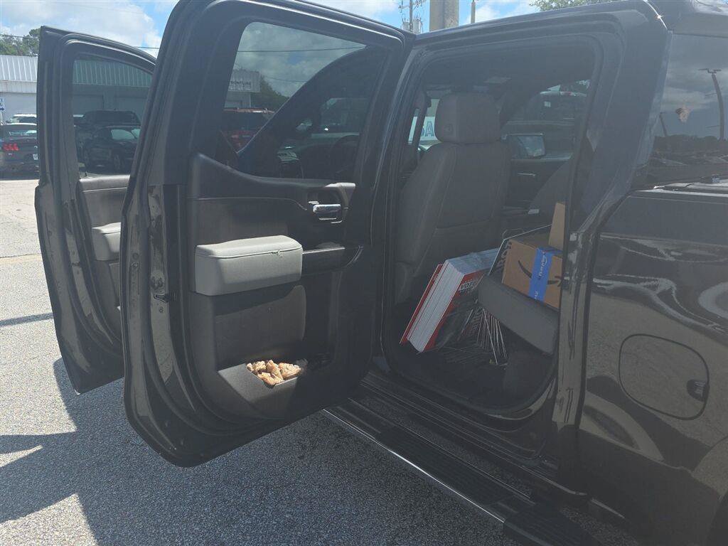 Used 2021 Chevrolet Silverado 1500 LTZ w/ Safety Package II RWD image 9