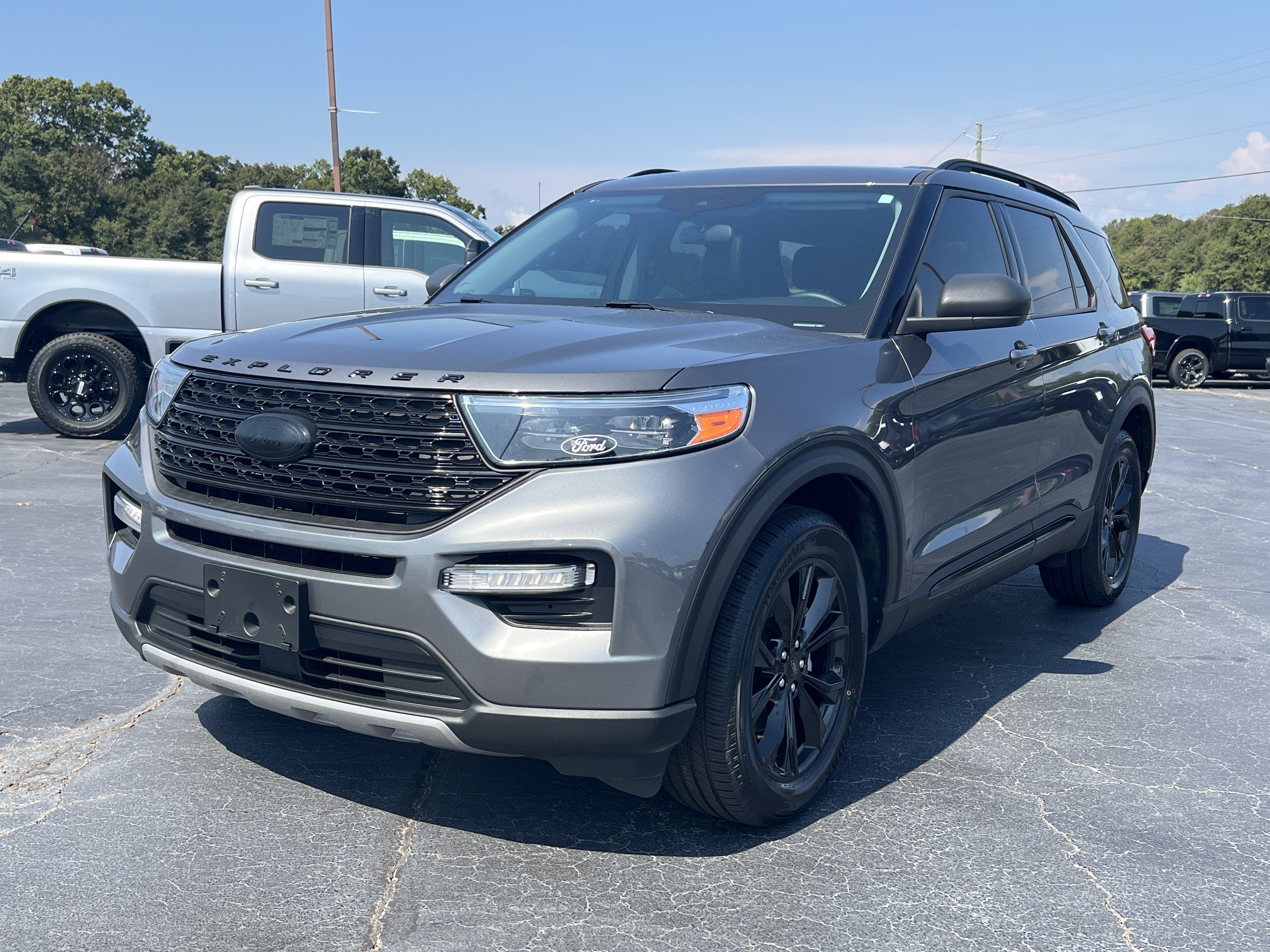 Certified 2023 Ford Explorer XLT w/ Equipment Group 202A AWD/4WD image 2