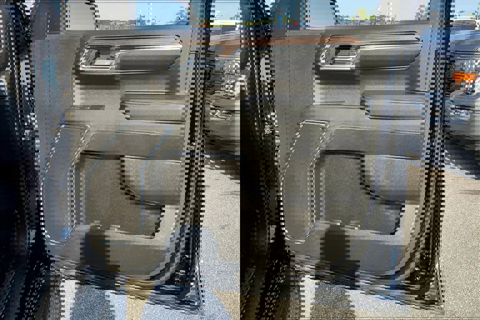 Used 2022 Chevrolet Silverado 1500 LT image 22