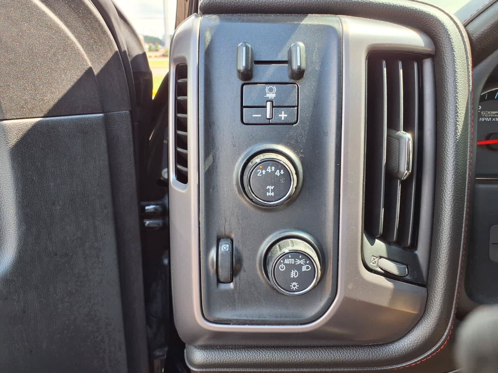 Used 2017 GMC Sierra 2500 SLT w/ Duramax Plus Package AWD/4WD image 17