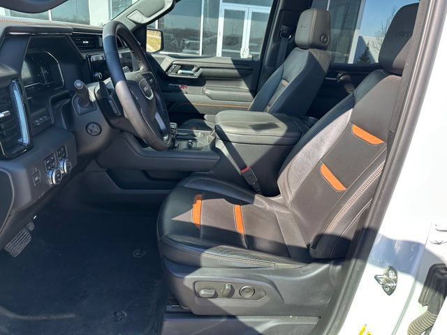 Used 2024 GMC Sierra 1500 AT4 w/ Technology Package AWD/4WD image 13