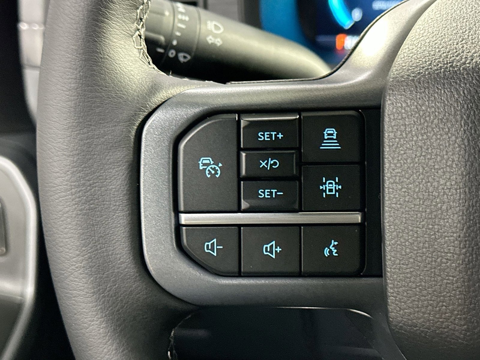 Certified 2025 Ford F150 XLT w/ Equipment Group 302A MID image 20