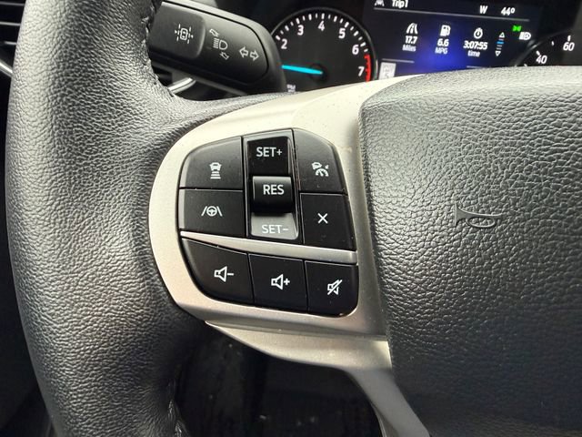 Certified 2022 Ford Explorer XLT w/ Equipment Group 202A image 17