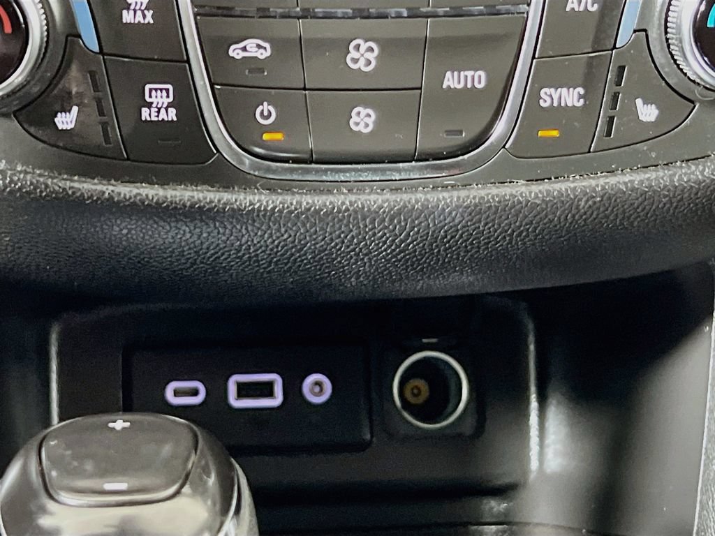 Used 2020 Chevrolet Equinox LT AWD/4WD image 25