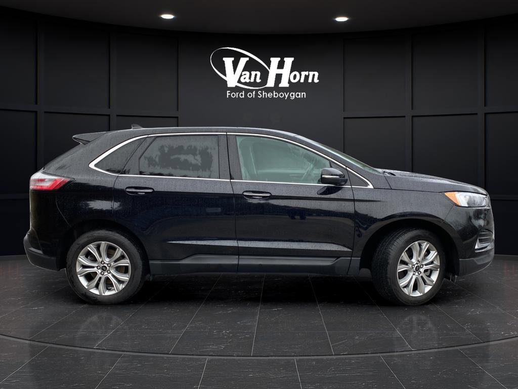Certified 2024 Ford Edge Titanium AWD/4WD image 2